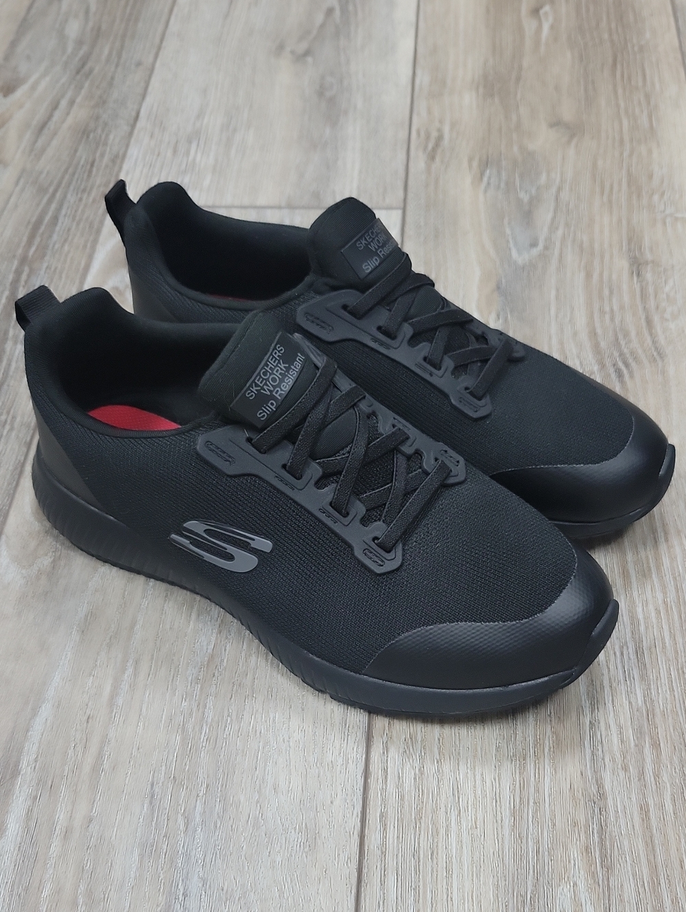 Skechers Black Size 8 1/2

Work Slip-Resistant Relaxed Fit: Squad